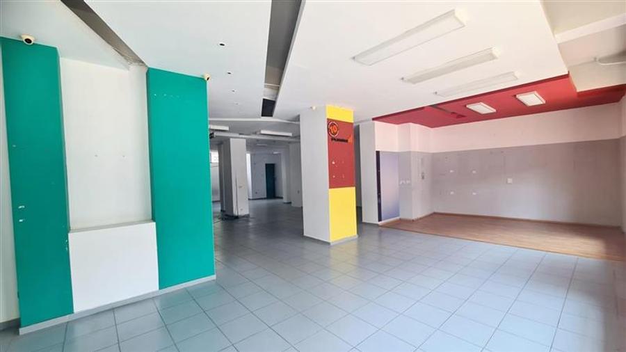 Spațiu comercial, de 180 mp, în Fabric