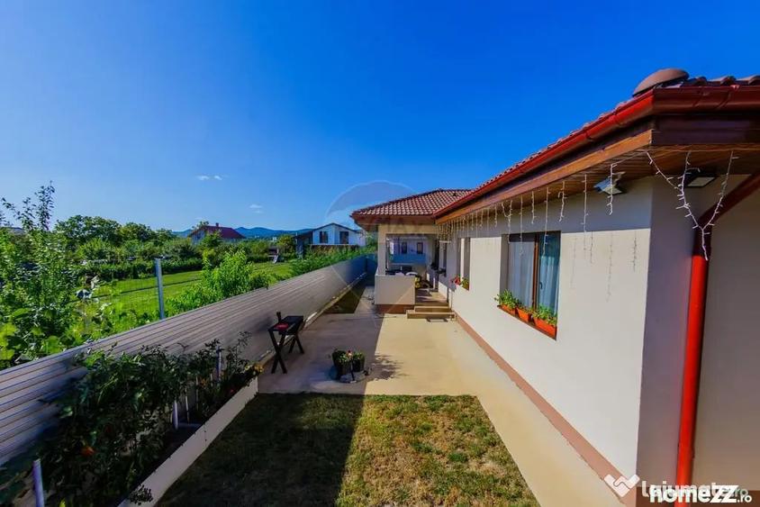 Casă cu 4 camere cu Teren 600 Mp în Săsar