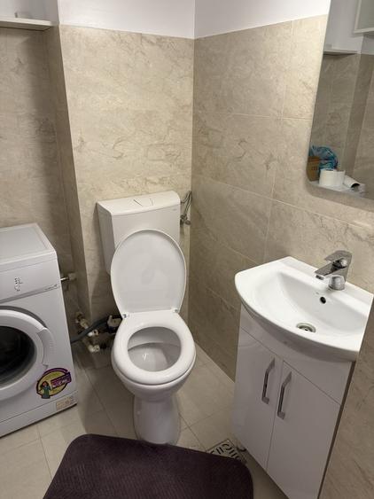 Apartament cu 3 camere decomandat, mobilat în Central
