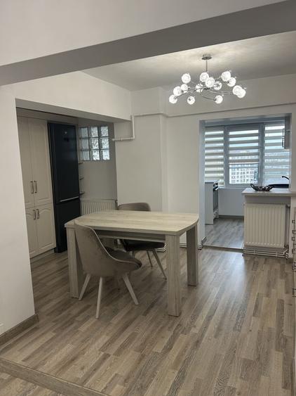 Apartament cu 3 camere decomandat în Ultracentral