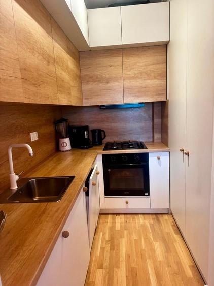 Apartament cu 2 camere semidecomandat, mobilat în Dămăroaia