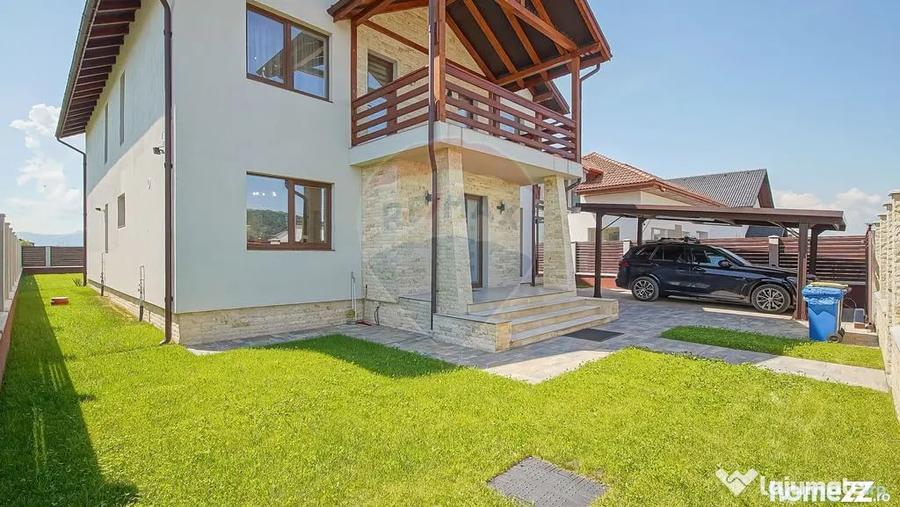 Casă cu 5 camere cu Teren 630 Mp în Hărman