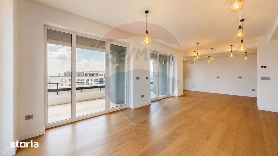 Apartament cu 4 camere decomandat în Tractorul