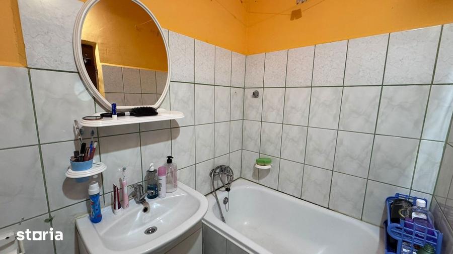 Garsoniera de vanzare, str. Poieni?ei - 16