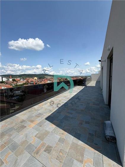 Apartament cu 4 camere decomandat, mobilat în Central
