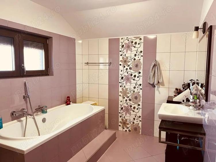 Casă cu 4 camere cu Teren 530 Mp în Central
