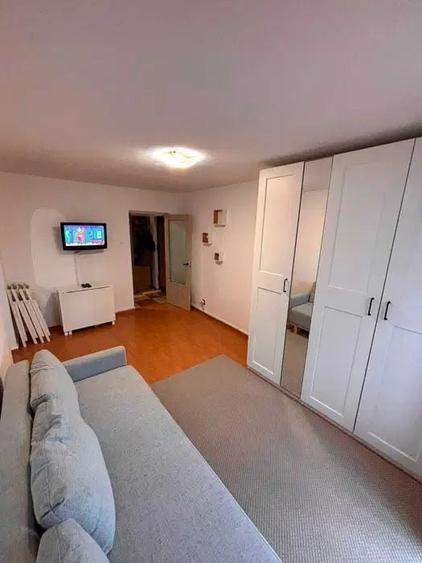 Apartament cu 2 camere semidecomandat în Dristor