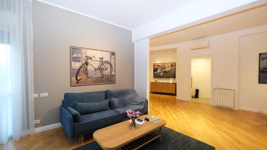 Vanzare apartament 5 camere renovat,mobilat etaj 2 in imobil zona Piata Unirii - 2