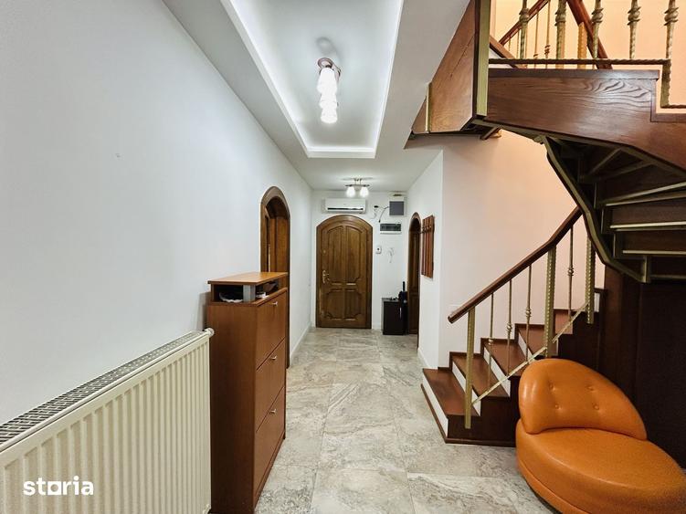 Apartament cu 4 camere în Sub Arini