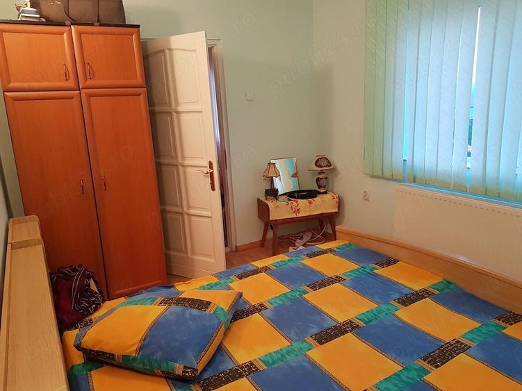 Casă cu 15 camere cu Teren 6500 Mp în Sutești