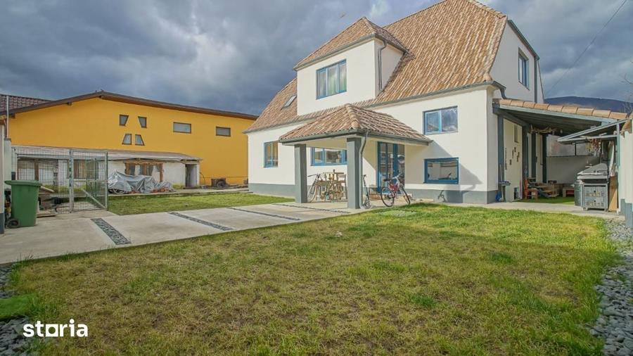 Casă cu 5 camere cu Teren 700 Mp în Codlea