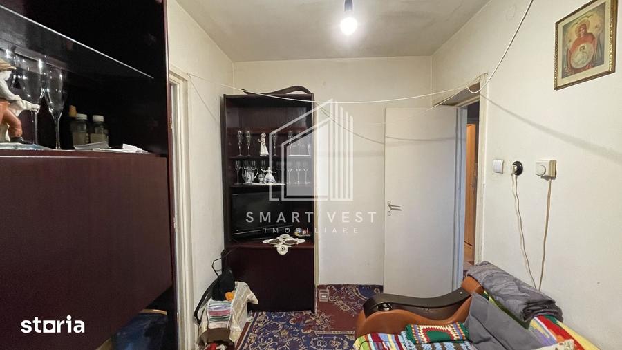 Apartament cu 4 camere semidecomandat în Micro 15