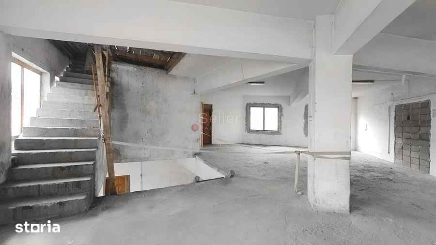 Spațiu comercial, de 1,600 mp, în Râșnov