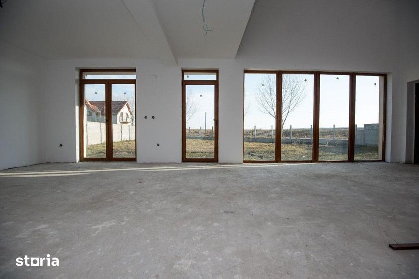 Casă cu 4 camere cu Teren 450 Mp în Pecica