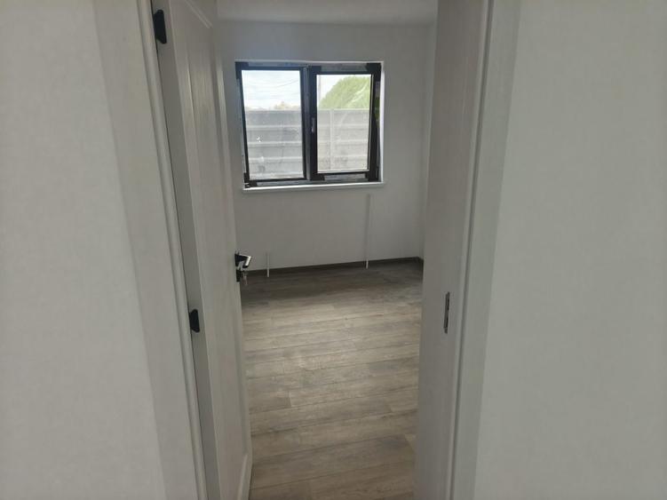 Apartament cu 3 camere decomandat în Exterior Vest
