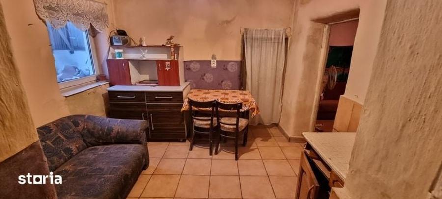 Casă cu 2 camere cu Teren 373 Mp în Bujac