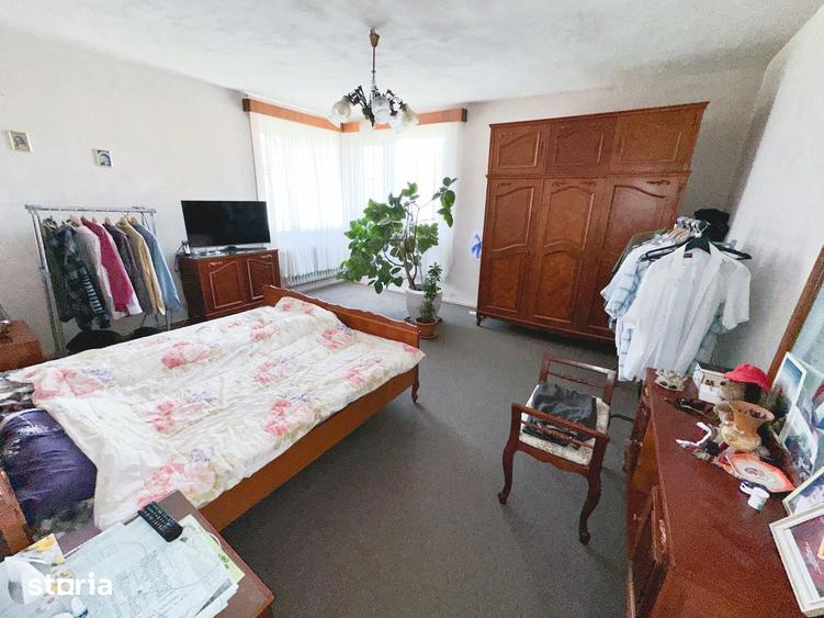 Casă cu 4 camere cu Teren 998 Mp în Central