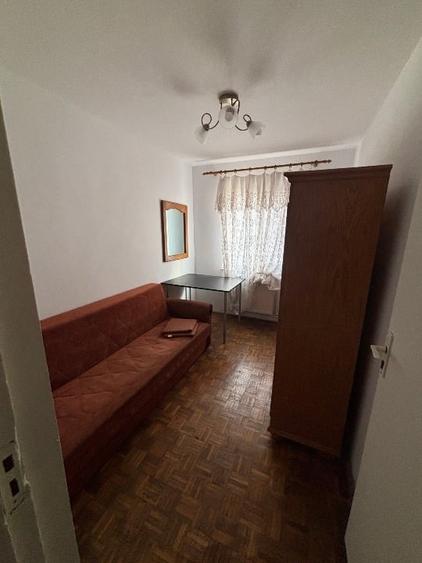 Apartament cu 4 camere semidecomandat, mobilat în Inel II