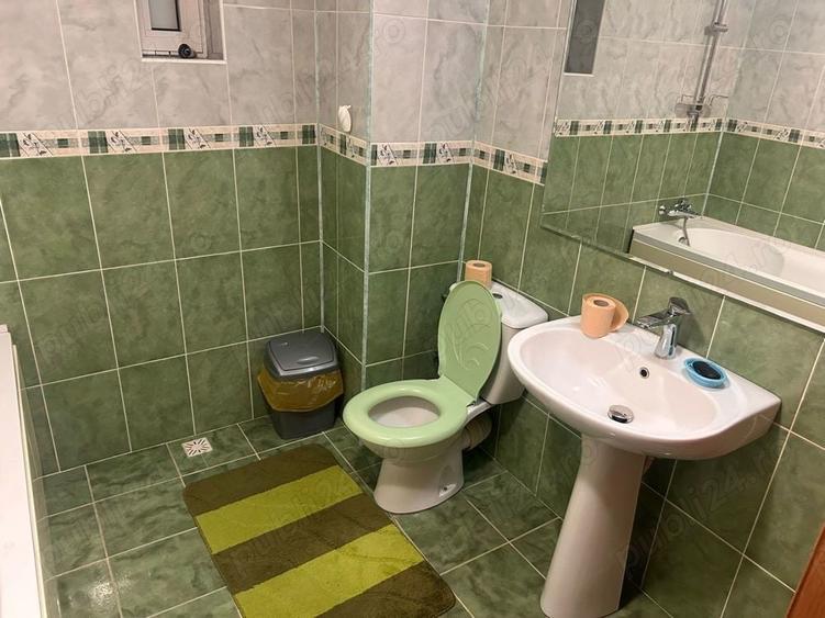 Casă cu 6 camere în Steaua