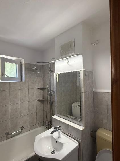Apartament cu 2 camere decomandat în Complex Studențesc