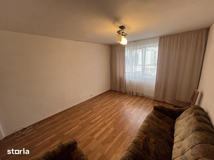 Apartament cu 2 camere decomandat în Universității