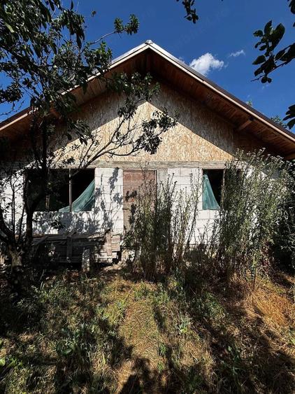 Teren de 3000 mp, în Butimanu