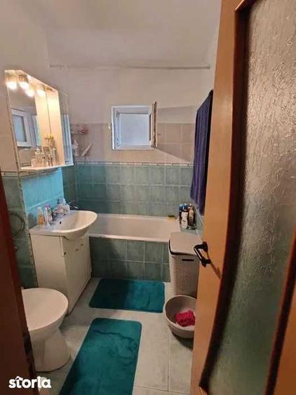 Apartament cu 3 camere, mobilat în Est