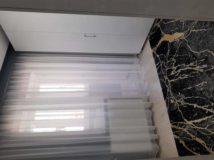 Apartament cu 3 camere decomandat în Podgoria
