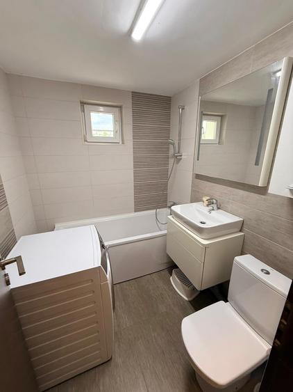 Apartament cu 4 camere decomandat în Crângași