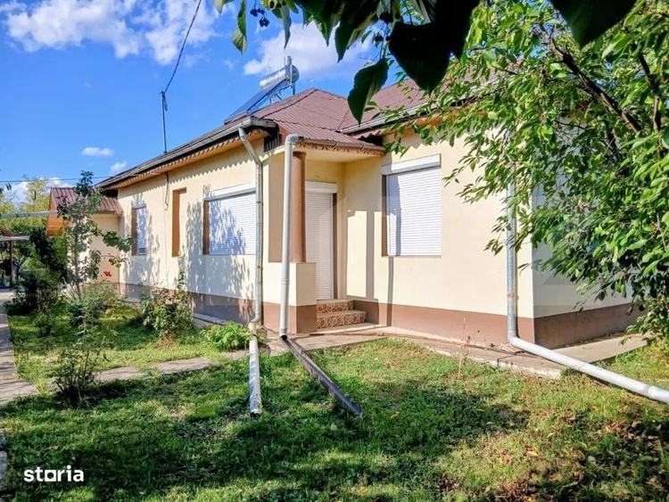 Casă cu 3 camere în Iazu