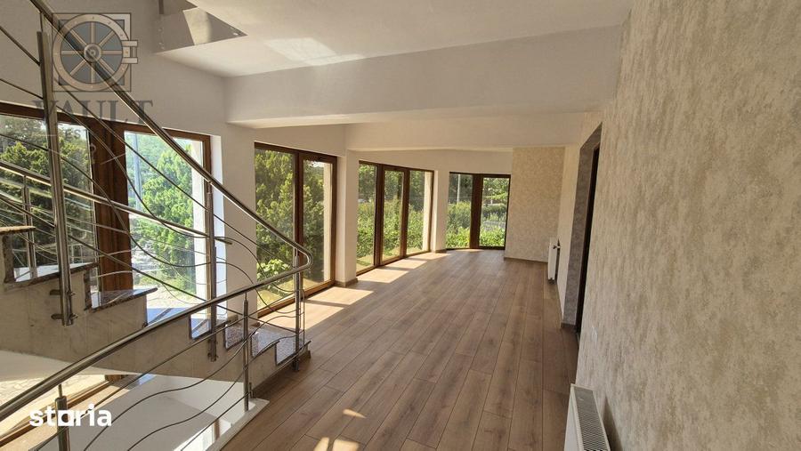 Casă cu 9 camere cu Teren 510 Mp în Crevedia