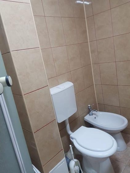 Apartament cu 3 camere, mobilat în Sud