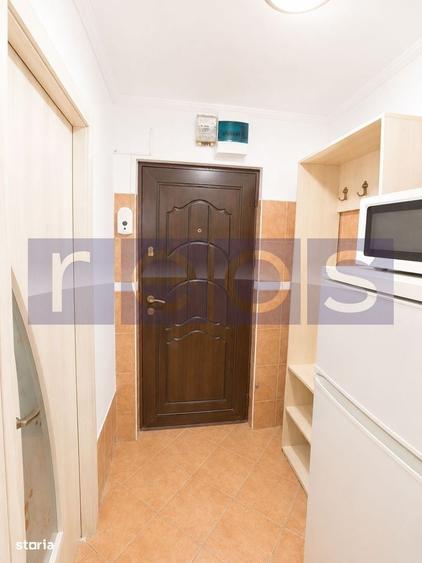 Apartament cu 2 camere semidecomandat în Tei
