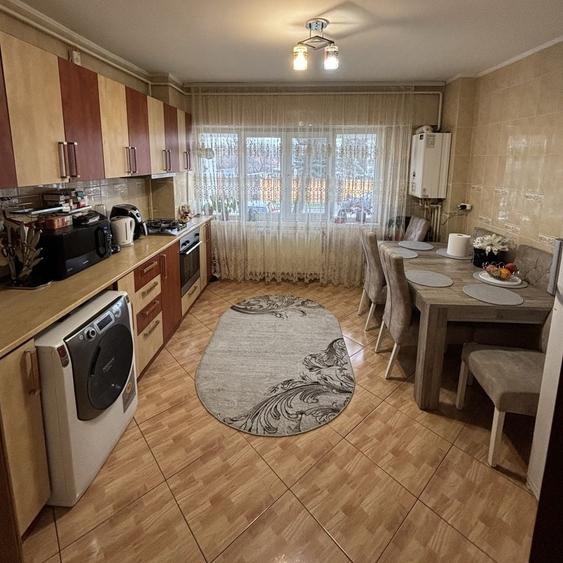 Apartament cu 2 camere decomandat în Buzaului