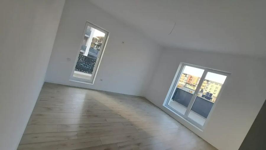 Apartament cu 3 camere decomandat în Theodor Pallady