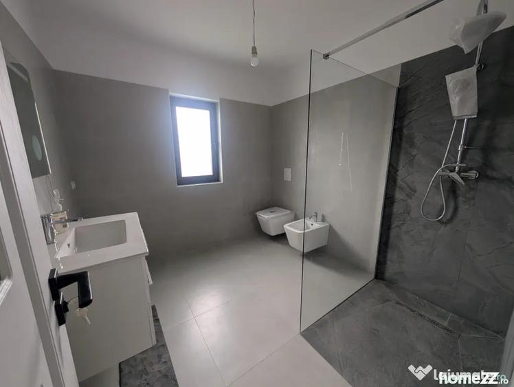 Casă cu 4 camere cu Teren 350 Mp în Central