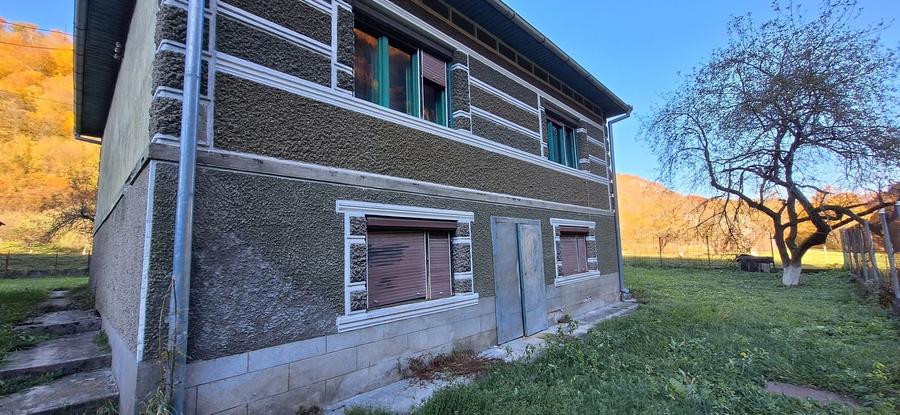 Casă cu 4 camere în Remeți