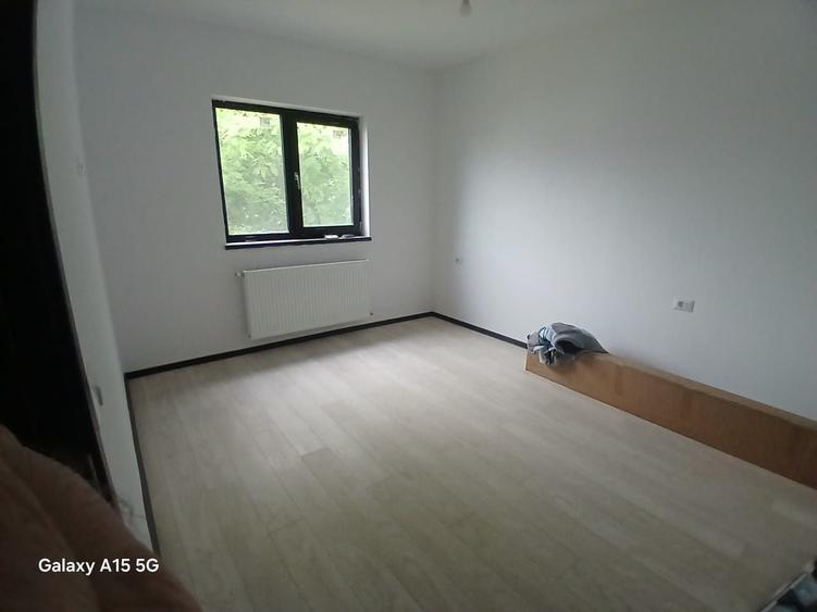 Casă cu 4 camere în Exterior Vest