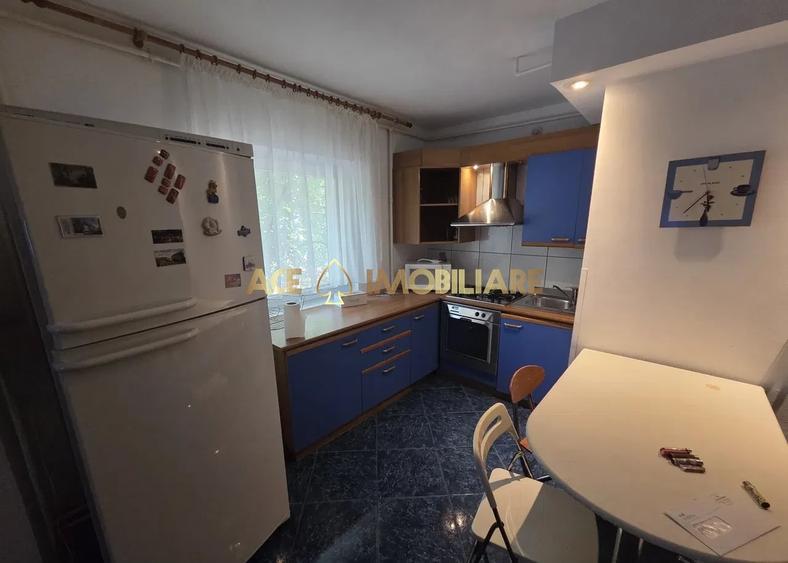 Apartament cu 2 camere decomandat, mobilat în Tei