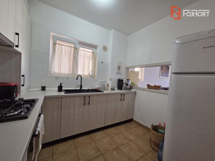 Apartament cu 2 camere decomandat în Subcetate
