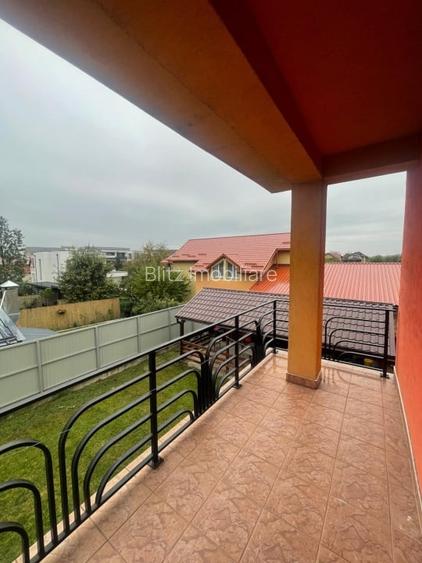 Apartament de 3 camere, 65 mp, strda Crizantemelor