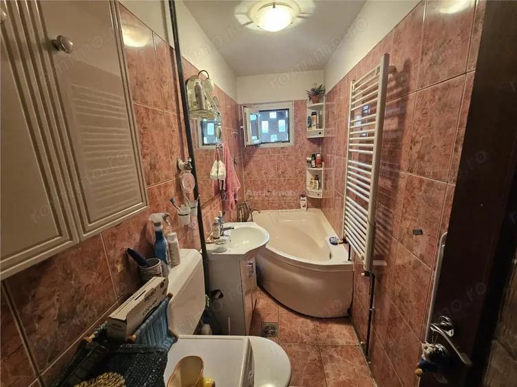 Apartament cu 2 camere nedecomandat, mobilat în Micro II