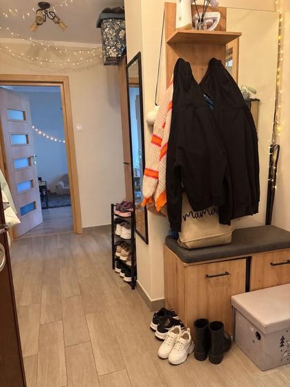 Apartament cu 3 camere decomandat în Astra