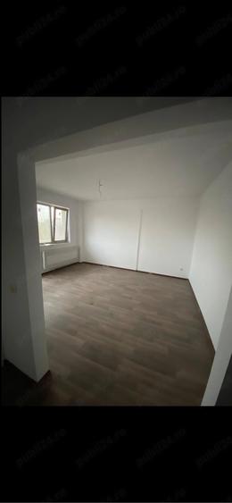 Apartament cu 3 camere decomandat în Băneasa