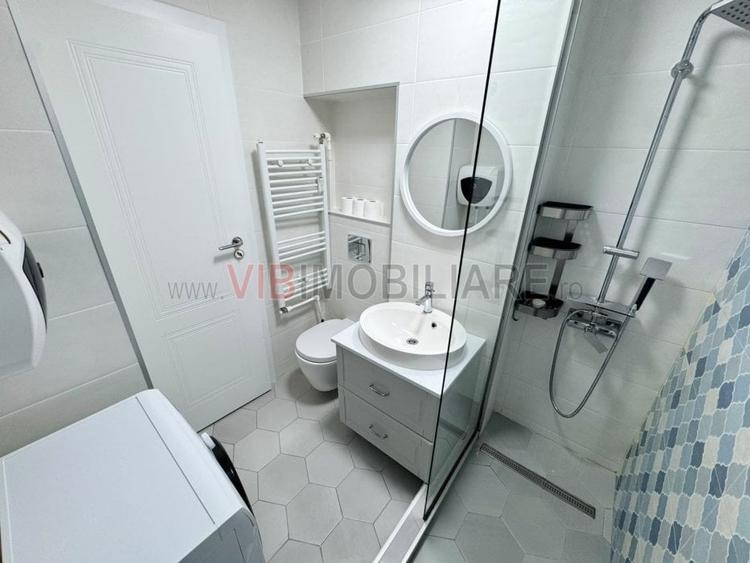 Apartament cu 3 camere semidecomandat în Crângași