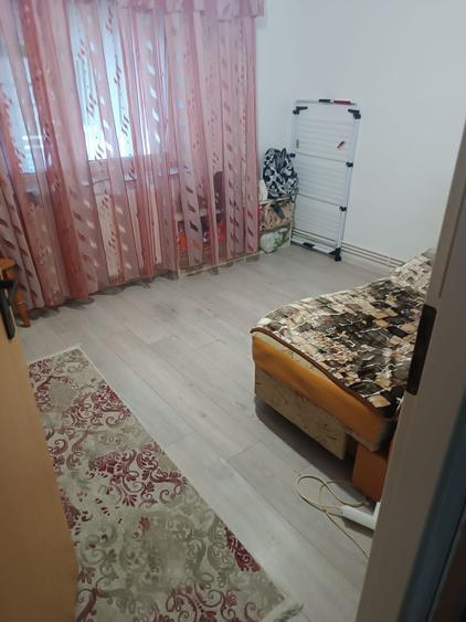 Apartament cu 2 camere decomandat în Broșteni