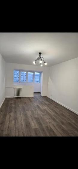 Apartament cu 3 camere decomandat în Titulescu