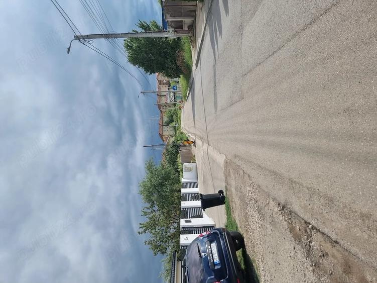 Teren de 1000 mp, în Zăvoi