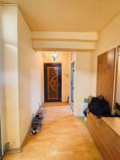 Apartament cu 3 camere decomandat în Dacia