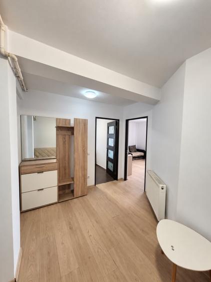 Apartament cu 3 camere decomandat, mobilat în Gării